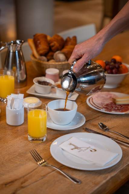 Petit-déjeuner Hôtel &amp; Auberge de l'Illwald à Sélestat, Alsace