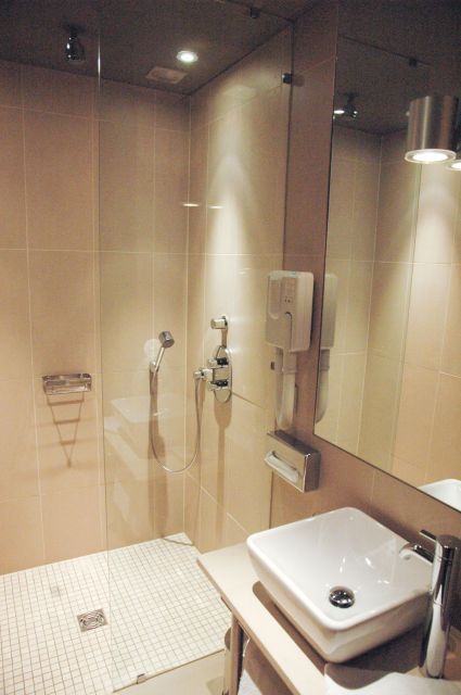 Salle de bain chambre n° 11 Hôtel &amp; Auberge de l'Illwald à Sélestat, Alsace